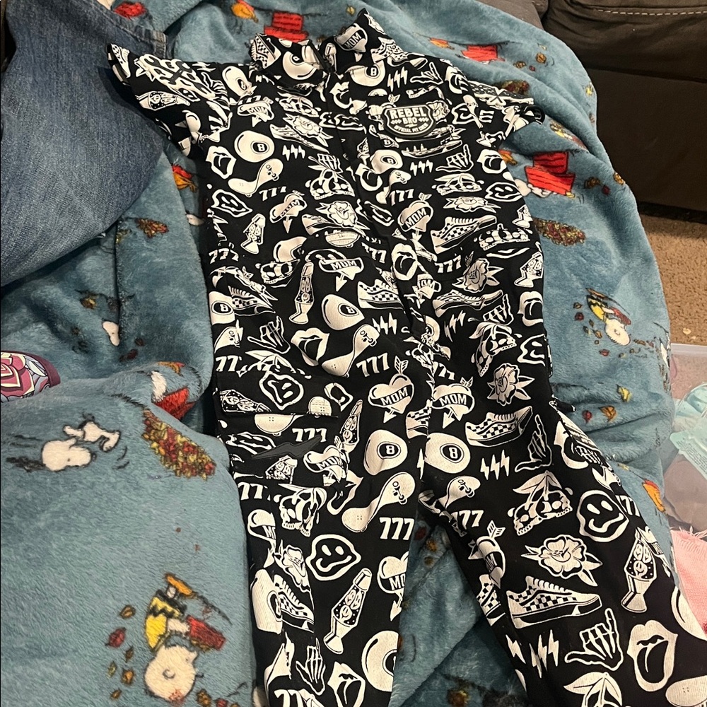 B59 Rebel Bro Black Jumpsuit with White Lightning Bolts, 4-5t— worn twice